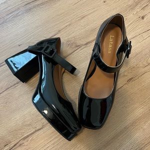 Mary Jane patent leather shoes